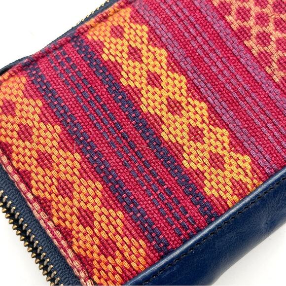KILIM Style women's blue leather zip around wallet - Picture 6 of 14